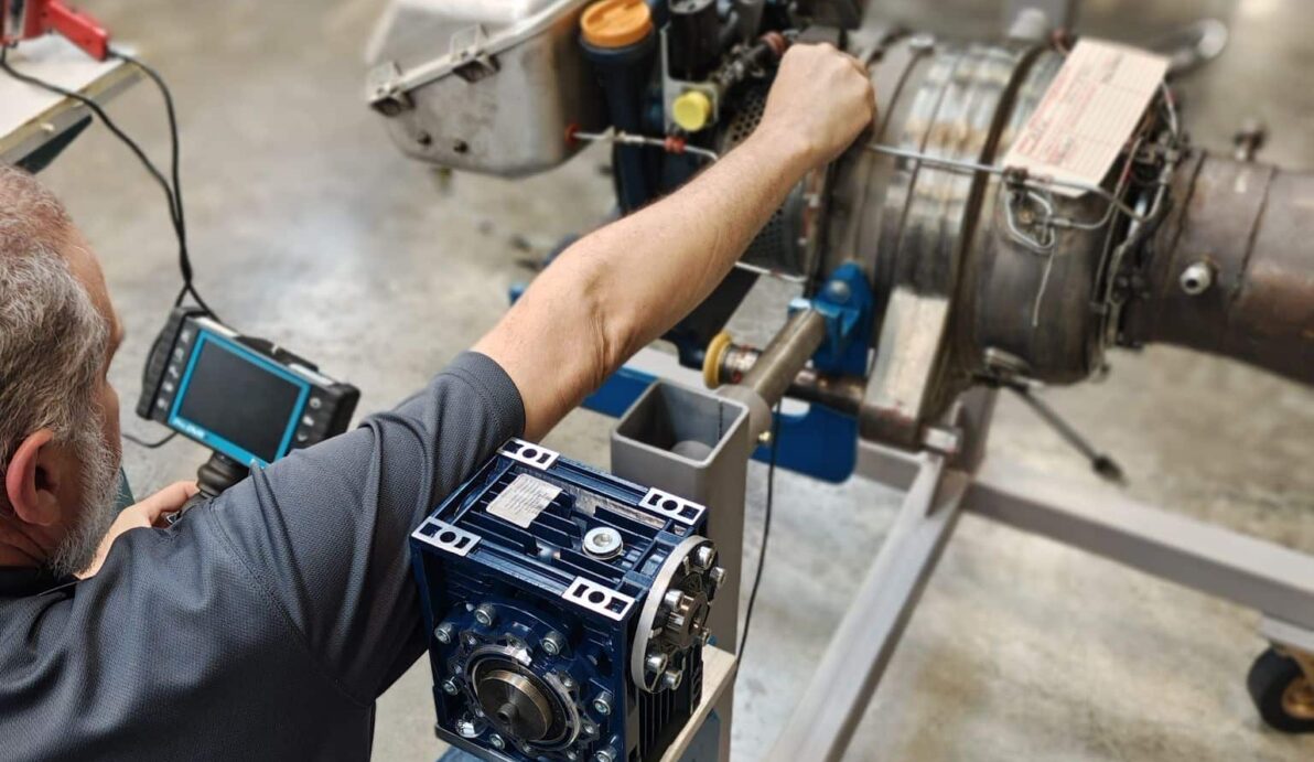 HONEYWELL AEROSPACE AUTHORIZED
SERVICE CENTER