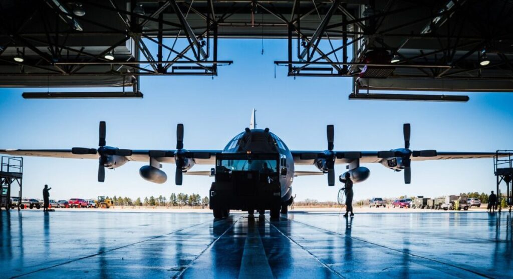 careers-c130-hangar-2x-1192x648